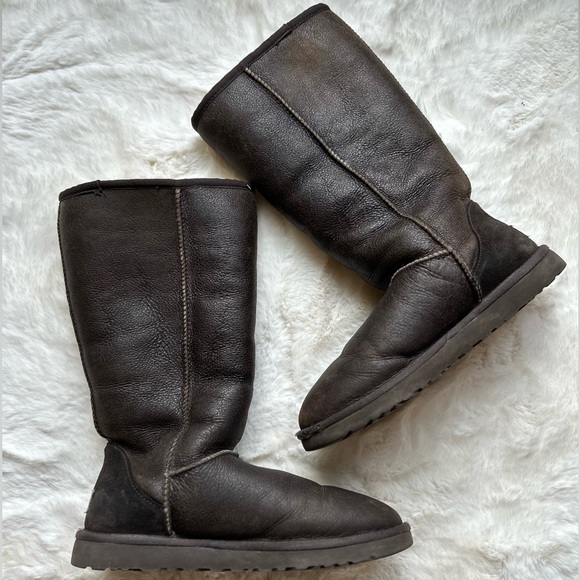 UGG Australia Classic Tall Bomber 5804 in Brown Leather Authentic - Picture 9 of 11